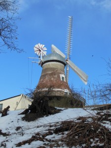 old-windmill-96688_640
